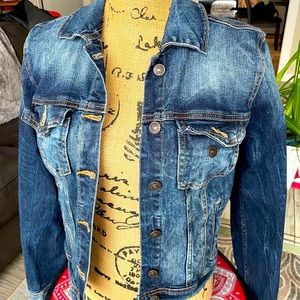 NEW Vibrant stylish ladies medium denim jacket